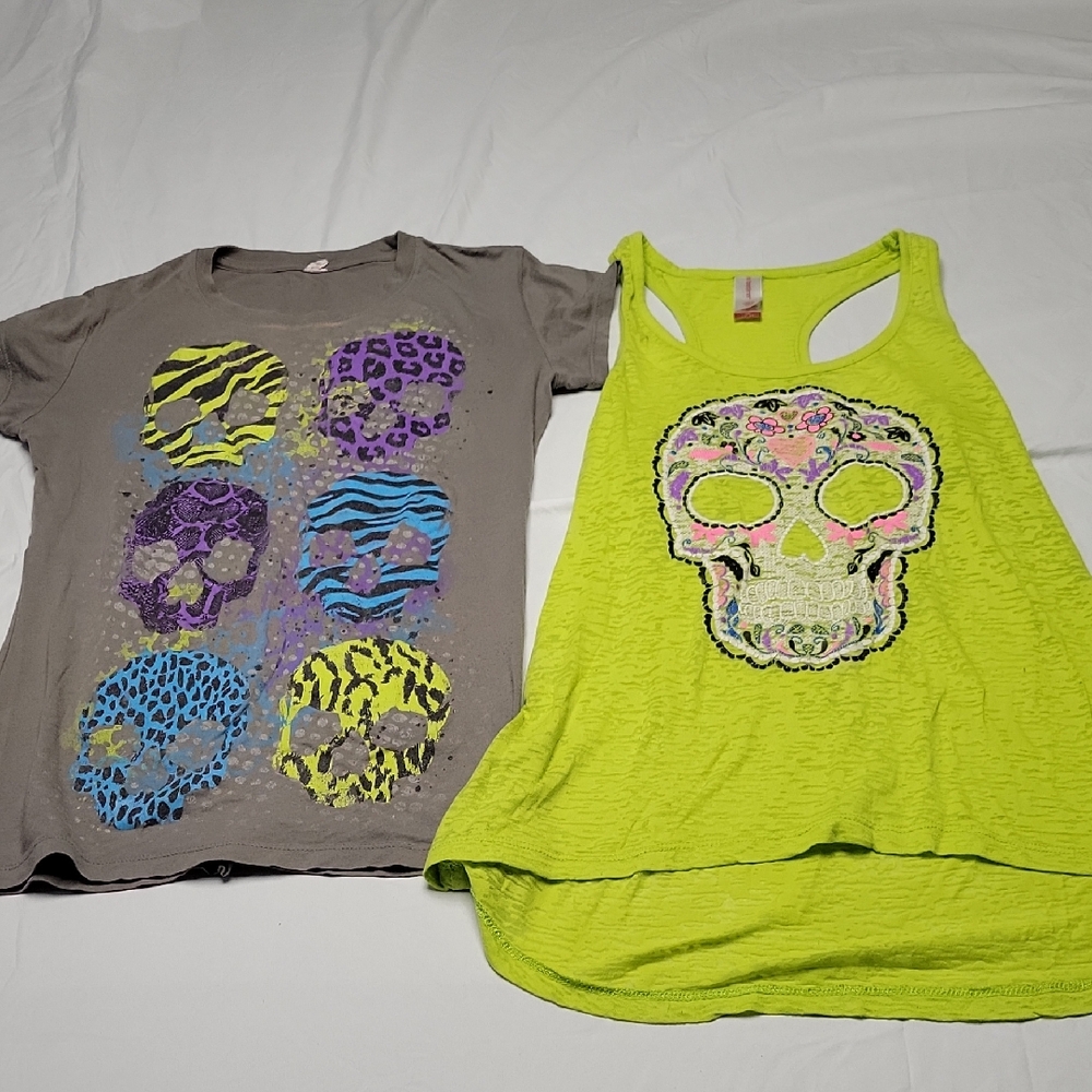 No Boundaries Gray and Neon Green Skull Print Tees